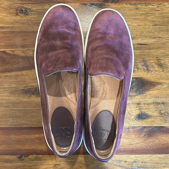 EUC Women’s Sofft Maroon Suede Slip-on Loafers, Size 9 - Picture 3 of 4